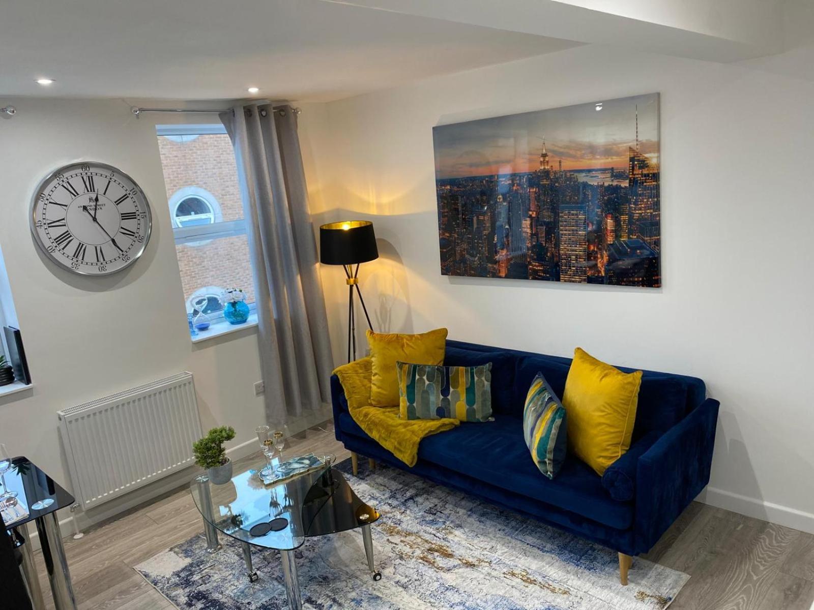 Stylish Apartment In Watford Уотфорд Экстерьер фото