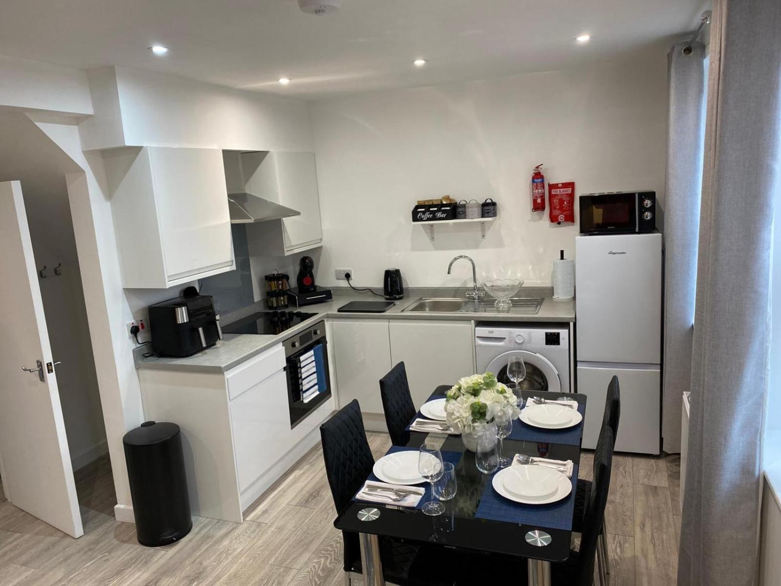 Stylish Apartment In Watford Уотфорд Экстерьер фото